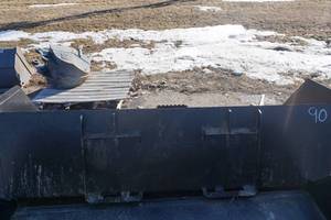lot 25 image: Brand New Universal Mount Bobcat Skid Loader Skid Steer 90 Snow Bucket