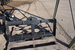 lot 26 image: Universal Mount Bobcat Skid Loader Skid Steer Bale Handling ForkSpear Attachment