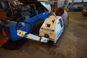lot 15 image: 2000 Tremix Model MV440 Walk Behind Plate Packer