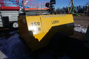 lot 14 image: 2001 Coup Air Leroi Model 0250JDE Tow Behind Air Compressor