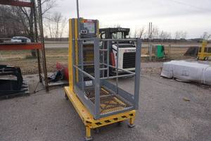 lot 11 image: Bil Jax XLT 1571 Work Force Stock Picker Electric Personnel Lift