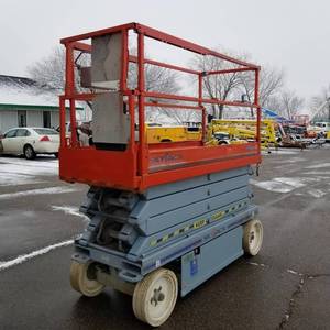 lot 8 image: 2011 Sky Jack Model SJIII 3226 Scissors Lift