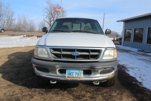 1997 Ford F150 4x4 -2 Owners- Manual Transmission -