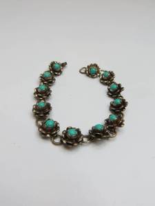 lot 33 image: Sterling Silver Floral Bracelet