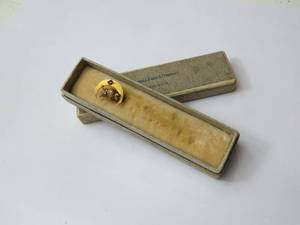 lot 37 image: VINTAGE Gold Owl Hatpin