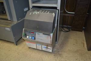 lot 1301 image: Fluid Management One Gallon Paint Mixer, Model H-1, w Inserts