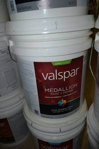 lot 1309 image: 5 Gallon Valspar Medallion Paint & Primer  Satin Exterior  4100 White, Tintable