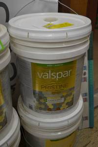 lot 1319 image: 5 Gallon Valspar Pristine Ultra-Bonding Paint & Primer  Satin Exterior  18408 Ultra WhitePastel Base, Tintable