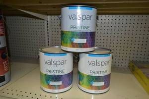 lot 1357 image: (4) 1 Gallon Valspar Pristine  Matte Interior  18500 White, Tintable