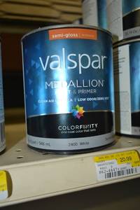 lot 1464 image: 1 Quart Valspar Medallion Paint & Primer, Interior  Semi-Gloss, 2400 White