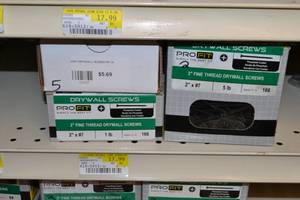 lot 3056 image: 15 LBS 2 x #7 Fine Thread Drywall Screws
