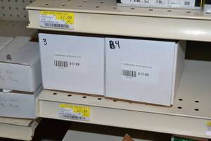 lot 3055 image: 35 LBS 1-14 x #6 Fine Thread Drywall Screws