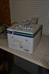 lot 3088 image: New Case of (2500) 12-14 x 1 SteelBinder White Steel Screws