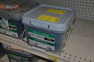lot 3085 image: 25 LB Bucket 3 x #8 Coarse Thread Drywall Screws