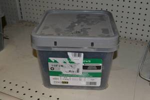 lot 3084 image: 25 LB Bucket 1-14 x #6 Coarse Thread Drywall Screws