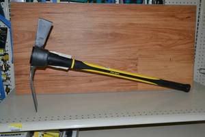 lot 2398 image: Vulcan Fiberglass Handle Cutter  Mattock Axe 5 LB