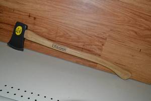 lot 2388 image: MintCraft 2.25 LB Axe