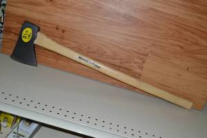 lot 2387 image: MintCraft 3.5 LB Axe