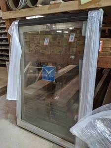 lot 2991 image: Vector Window