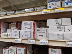 lot 2469 image: (22) Boxes B&C 18 gauge Narrow Crown Staples 732 to 14
