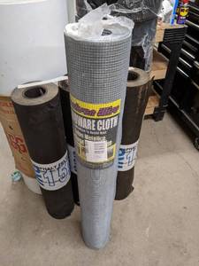 lot 2580 image: 48 x 50 Hardwire Cloth Wire Fence Material