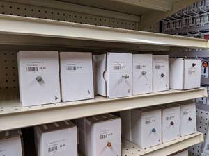 lot 2625 image: 19 LBS Metal to Wood Screws 1-12 to 2-12