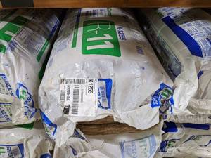 lot 2694 image: Johns Manville R-11 Insulation Kraft Faced