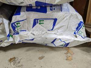 lot 2696 image: Johns Manville R-11 Insulation Kraft Faced