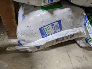 lot 2699 image: Johns Manville R-11 Insulation Kraft Faced