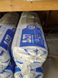 lot 2733 image: Johns Manville R-13 Fiberglass Unfaced Insulation