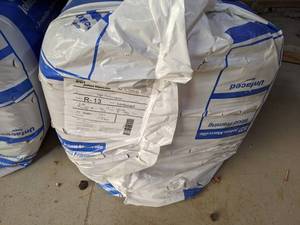 lot 2736 image: Johns Manville R-13 Fiberglass Unfaced Insulation