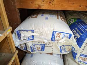 lot 2750 image: Johns Manville R-38 Fiberglass Kraft Faced Insulation