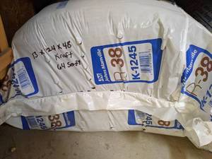 lot 2751 image: Johns Manville R-38 Fiberglass Kraft Faced Insulation