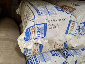 lot 2752 image: Johns Manville R-38 Fiberglass Unfaced Insulation