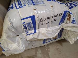 lot 2753 image: Johns Manville R-38 Fiberglass Unfaced Insulation