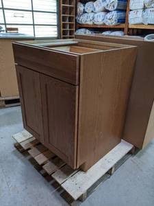 lot 2761 image: Kitchen Cabinet w Drawer