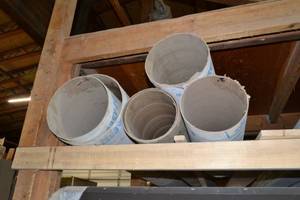 lot 3042 image: Lot of Concrete Tube Forms 12 to 8