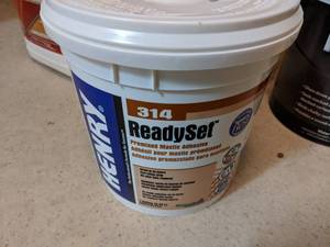 lot 3199 image: Henry Ready Set Pre-Mixed Mastic Adhesive