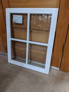 lot 3181 image: White Vinyl Barn Sash Window - 4 Panes
