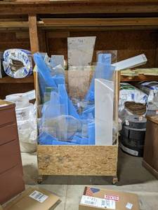 lot 2716 image: Large Lot of Plexiglass Pieces and Rolling Storage Rack