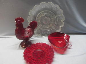 lot 18 image: Rooster Nesting Dish, Egg Plate