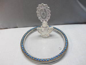 lot 20 image: Perfume & Tray