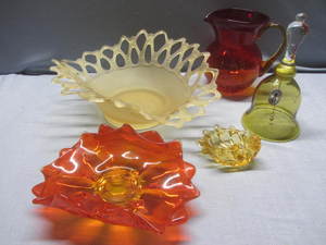 lot 28 image: Yellow, Amberina, Pilgrim