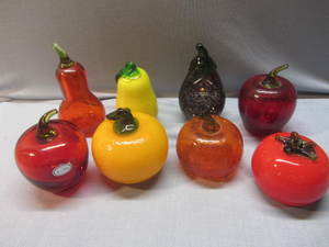 lot 34 image: Glass Fruit & Veggies