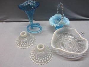 lot 43 image: Moonstone, Opalescent