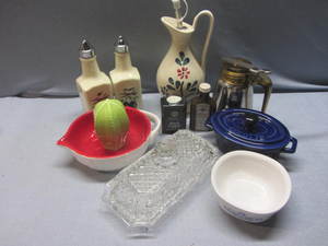 lot 48 image: Kitchenwares