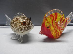 lot 59 image: Glass Blow Fish, Solid Glass Fish