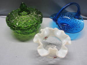 lot 66 image: Fenton & Hobnail
