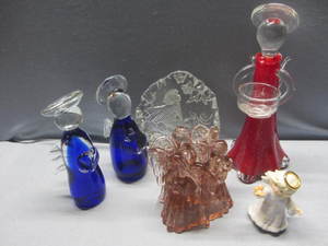 lot 69 image: Angels