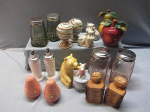 lot 81 image: Salt & Peppers